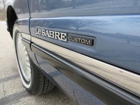 Used 1998 Buick Le Sabre Custom w/ Headliner Lighting Pkg image 21