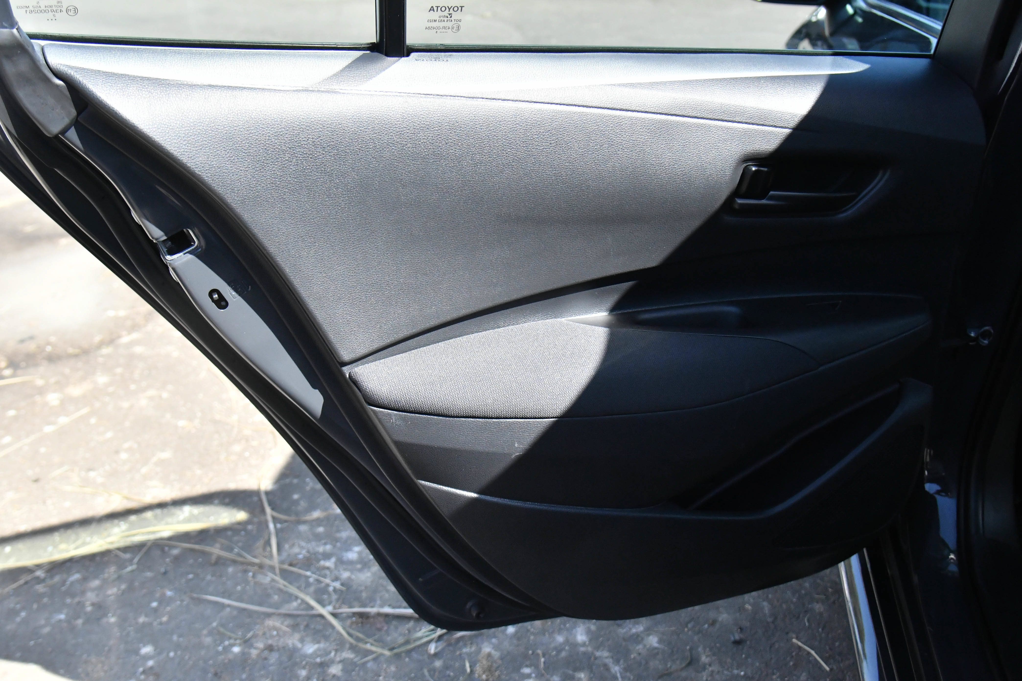 Used 2025 Toyota Corolla LE FWD image 32