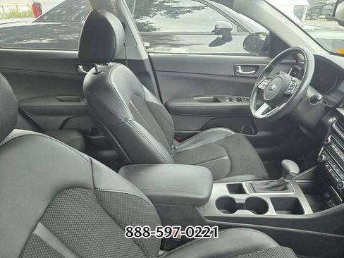 Used 2019 Kia Optima S FWD image 8