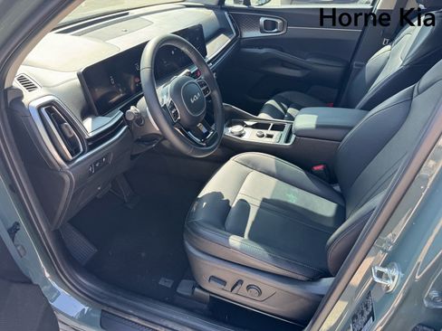 Certified 2025 Kia Sorento EX AWD/4WD image 9