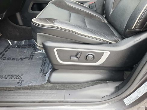 Used 2023 RAM 1500 Laramie AWD/4WD image 41