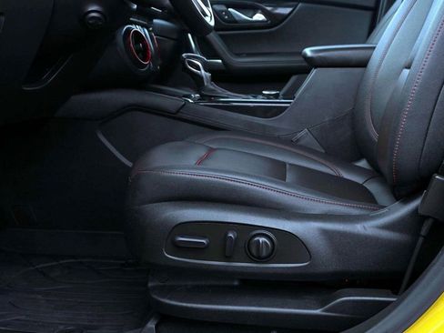 Used 2022 Chevrolet Blazer RS w/ Enhanced Convenience Package image 16