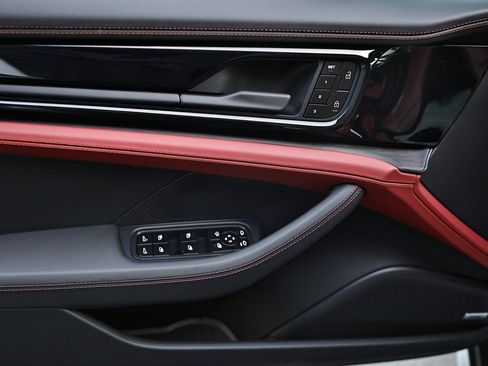 New 2026 Porsche Panamera 4 image 18