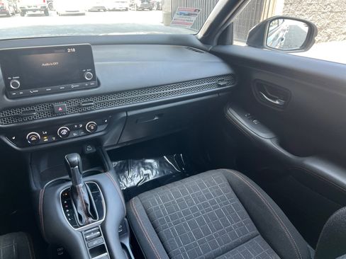 Used 2025 Honda HR-V Sport image 21