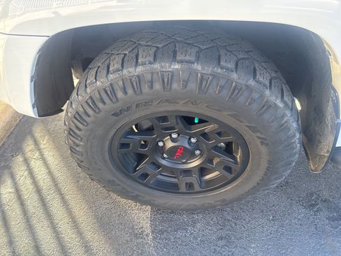 Used 2020 Toyota 4Runner SR5 Premium image 8