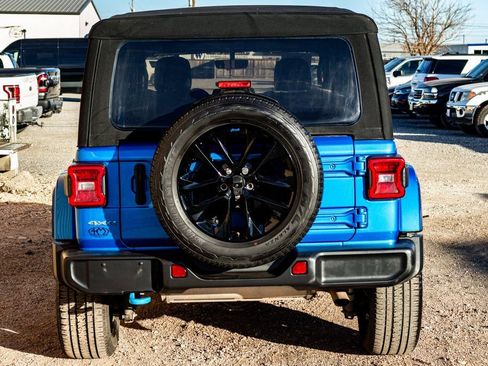 Used 2022 Jeep Wrangler Unlimited Sahara image 4