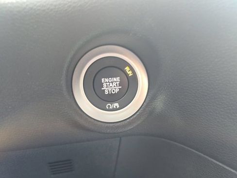 New 2027 Chrysler Pacifica Select AWD/4WD image 16