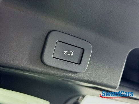 Used 2025 Jaguar F-PACE R-Dynamic S image 48