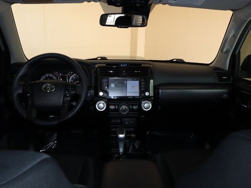 Used 2022 Toyota 4Runner TRD Off-Road AWD/4WD image 25