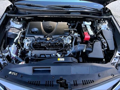 Certified 2022 Toyota Camry LE image 31