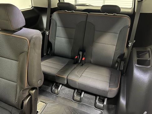 Used 2022 GMC Acadia AT4 w/ Trailering Package image 29