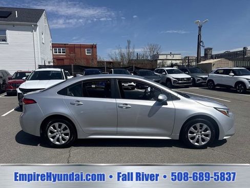 Used 2024 Toyota Corolla LE FWD image 3