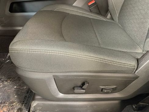 Used 2025 RAM 3500 Big Horn AWD/4WD image 20