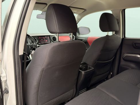Used 2022 Toyota Tacoma SR5 RWD image 23