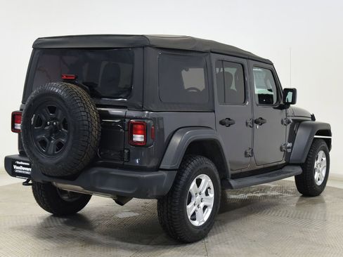 Used 2018 Jeep Wrangler Unlimited Sport S AWD/4WD image 8