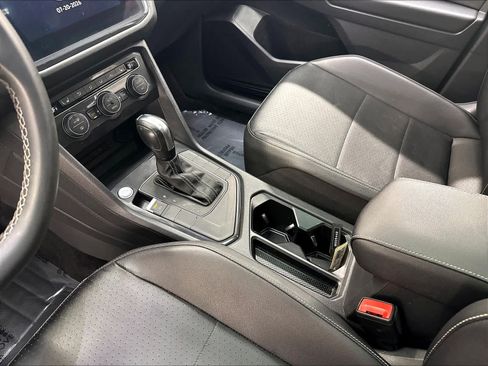 Used 2021 Volkswagen Tiguan SE w/ Panoramic Sunroof Package FWD image 21