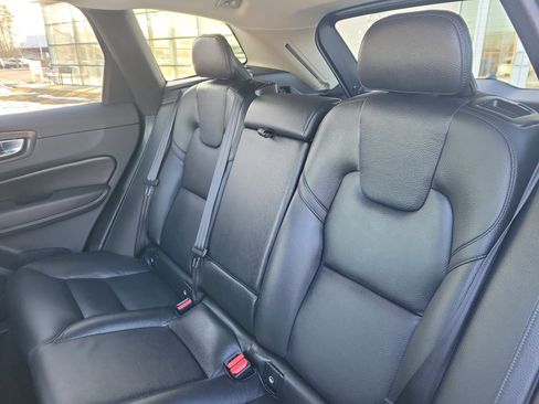 Used 2025 Volvo XC60 B5 Plus image 29