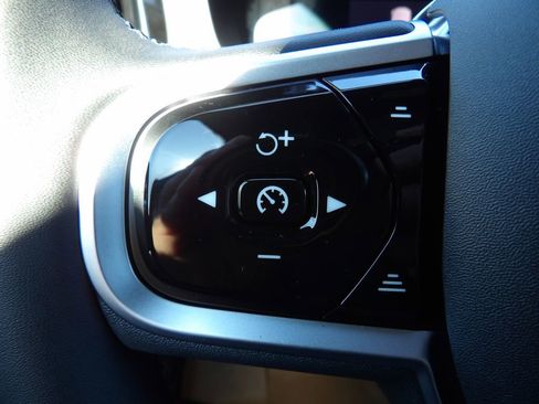 New 2026 Volvo XC60 B5 Plus w/ Protection Package Premier image 17