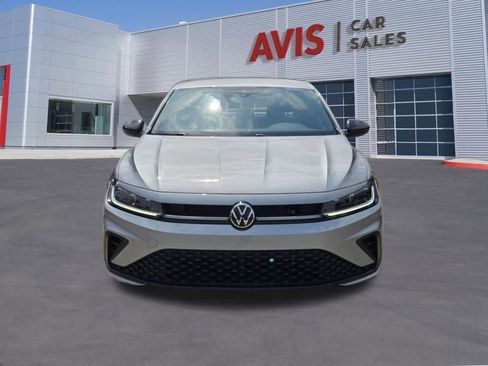 Used 2025 Volkswagen Jetta Sport FWD image 2