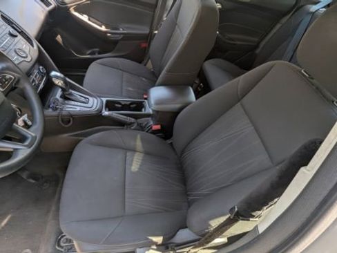Used 2016 Ford Focus SE image 15