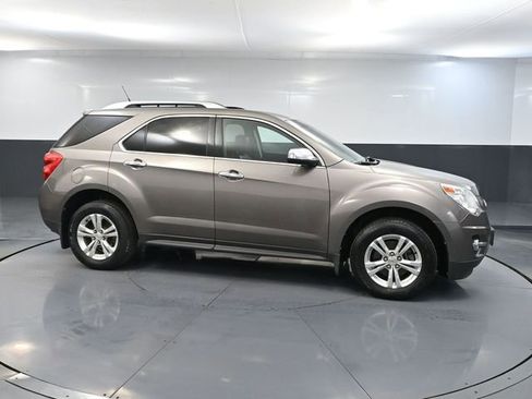 Used 2011 Chevrolet Equinox LT w/ Chrome Appearance Package image 3