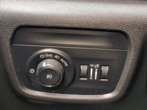 Used 2022 Jeep Grand Cherokee L Limited AWD/4WD image 18