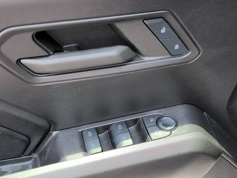 Used 2024 Chevrolet Colorado W/T RWD image 18