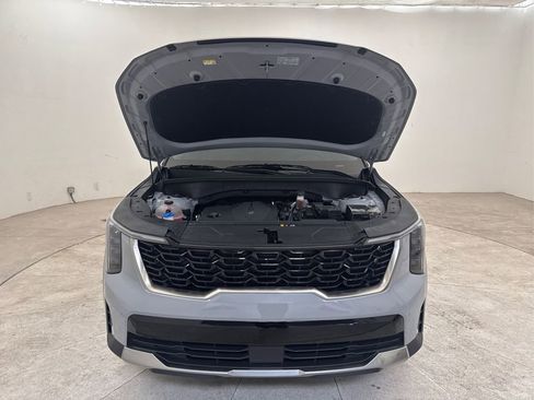 Used 2024 Kia Sorento S w/ Panoramic Sunroof Package FWD image 9
