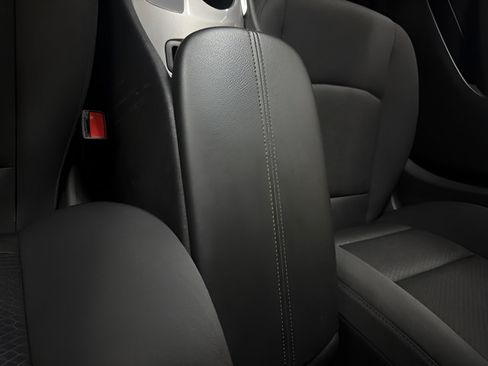 Used 2025 Chevrolet Malibu LT FWD image 16