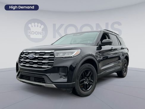 Used 2025 Ford Explorer Active image 1