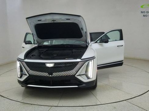 Used 2024 Cadillac Lyriq Luxury w/ LPO, Floor Liner Package AWD/4WD image 73