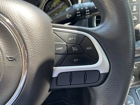 Used 2018 Jeep Compass Sport AWD/4WD image 30