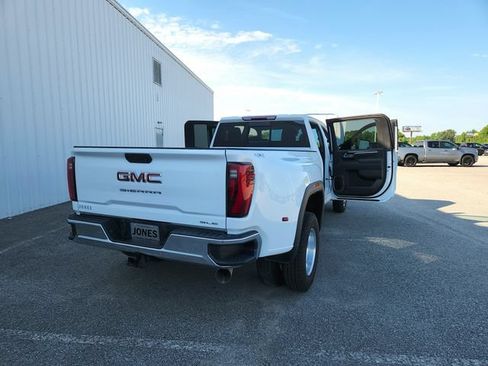 Used 2025 GMC Sierra 3500 SLE w/ SLE Value Package AWD/4WD image 17