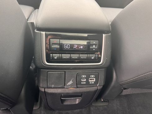 Used 2024 Subaru Ascent Limited w/ Technology Package image 37