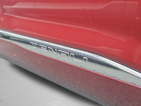 Used 2017 GMC Acadia Denali FWD image 16