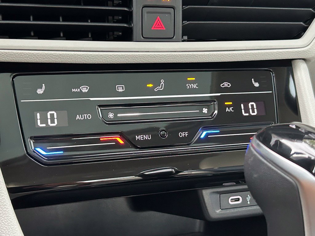 Certified 2026 Volkswagen Jetta SE FWD image 34