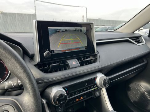 Used 2025 Toyota RAV4 XLE image 21