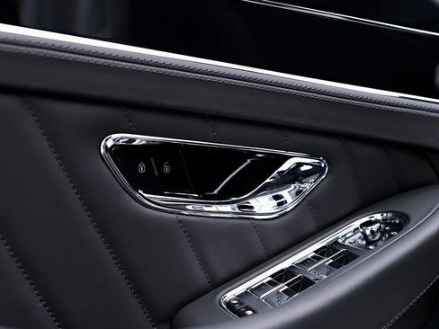 Used 2024 Bentley Continental GT image 41