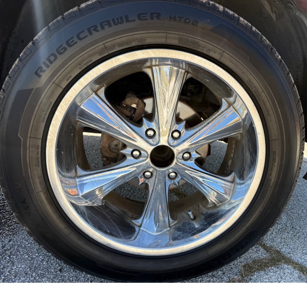 Used 2004 Chevrolet Avalanche 2WD image 23