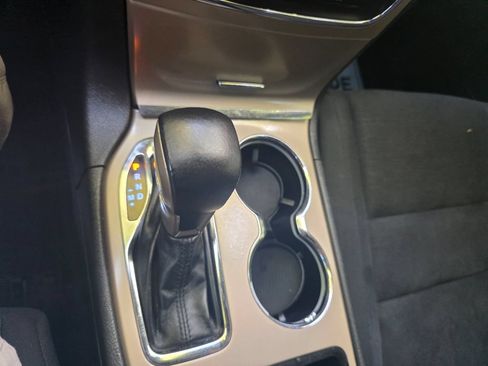 Used 2017 Jeep Grand Cherokee Laredo RWD image 38