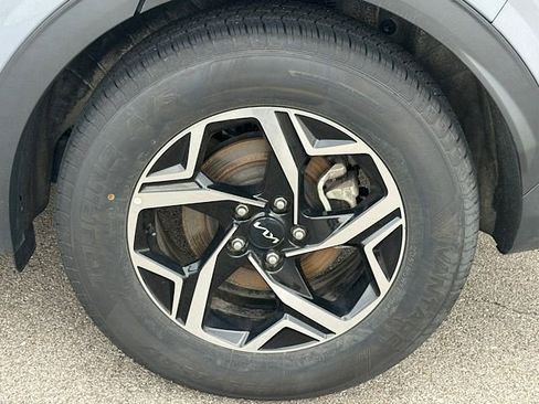 Used 2025 Kia Sportage LX image 31