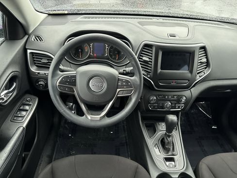 Used 2019 Jeep Cherokee Latitude w/ Popular Appearance Group image 19