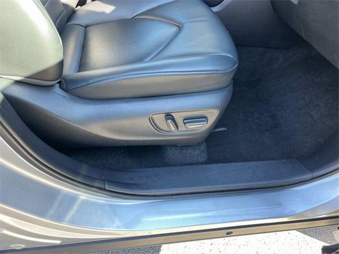 Used 2024 Toyota Highlander LE image 27