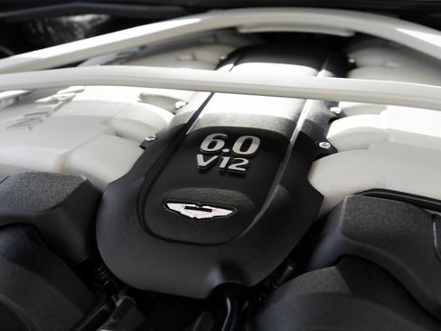 Used 2016 Aston Martin DB9 GT image 35