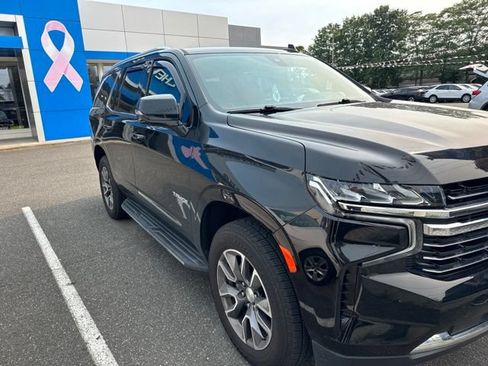Used 2021 Chevrolet Tahoe LT w/ Luxury Package AWD/4WD image 2