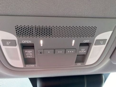 Used 2020 Acura ILX w/ Premium Package image 24