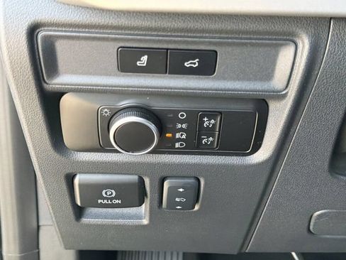 Used 2024 Ford Expedition XLT AWD/4WD image 27