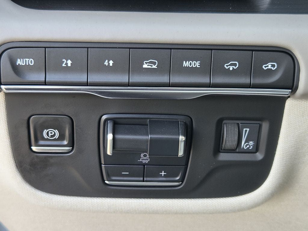 Used 2022 Cadillac Escalade ESV Premium Luxury Platinum AWD/4WD image 24