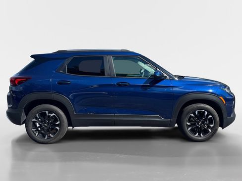 Used 2023 Chevrolet TrailBlazer LT FWD image 3