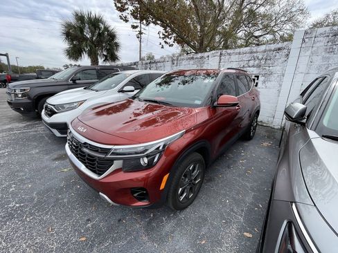 Certified 2024 Kia Seltos S image 4